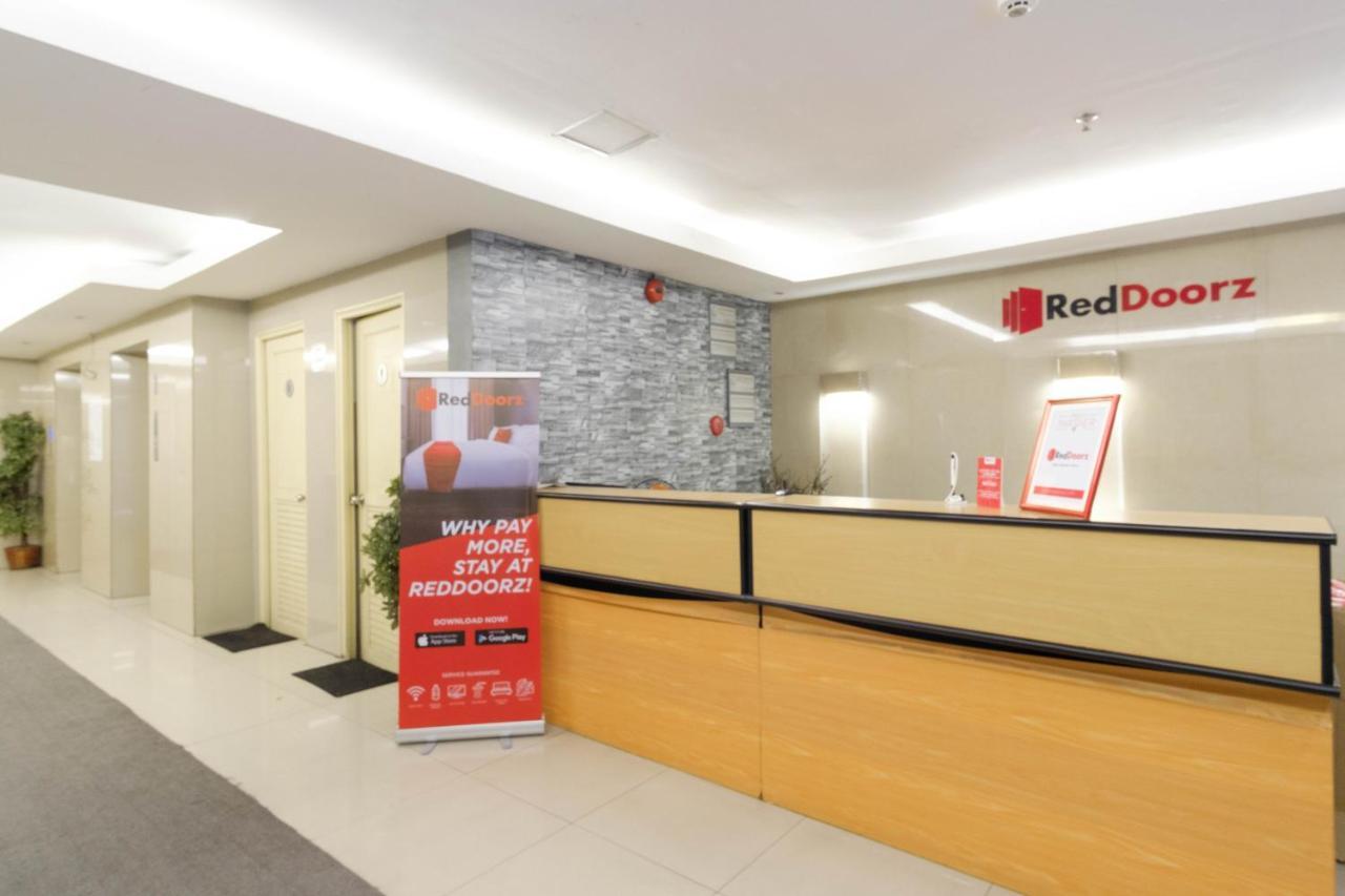 Hotel RedDoorz Plus @ Orchard Tower Manila Exterior foto